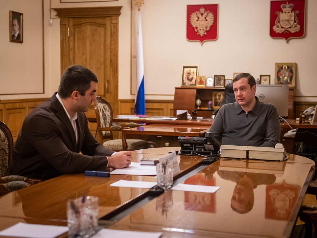 Губернатор Смоленской области провел рабочую встречу по вопросам создания Молодежного центра