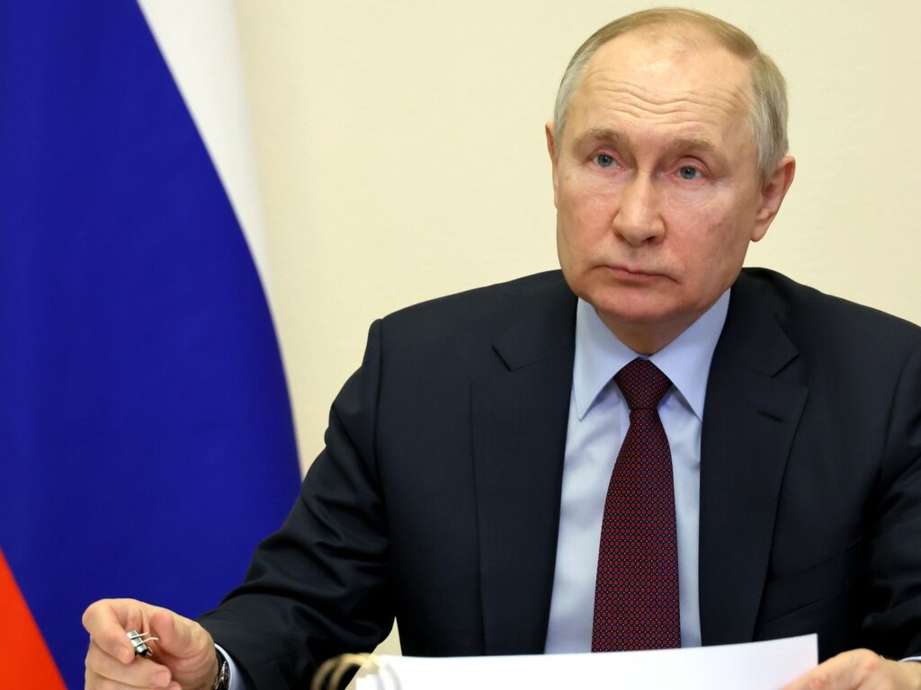 Владимир Путин заявил, что безработица в России в 2022 году стала минимальной