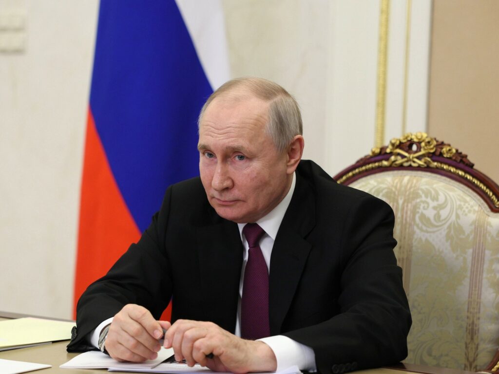 Владимир Путин назвал многодетные семьи олицетворением безусловных для России ценностей