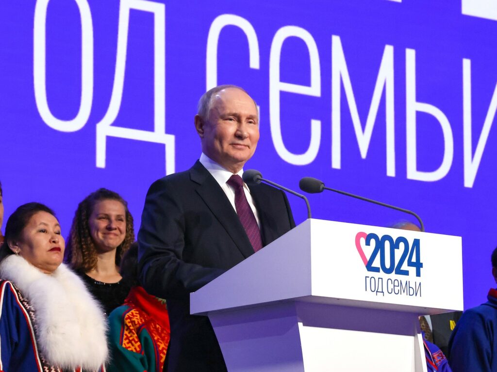 Путин пообещал продлить субсидию на погашение ипотеки для многодетных семей