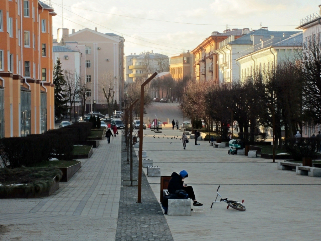 В Смоленской области благоустроят более 70 общественных и дворовых пространств