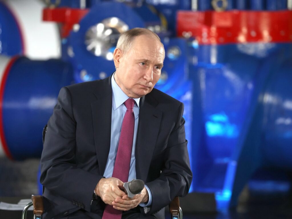 Путин заявил, что программа ранней профподготовки должна охватить все школы в России