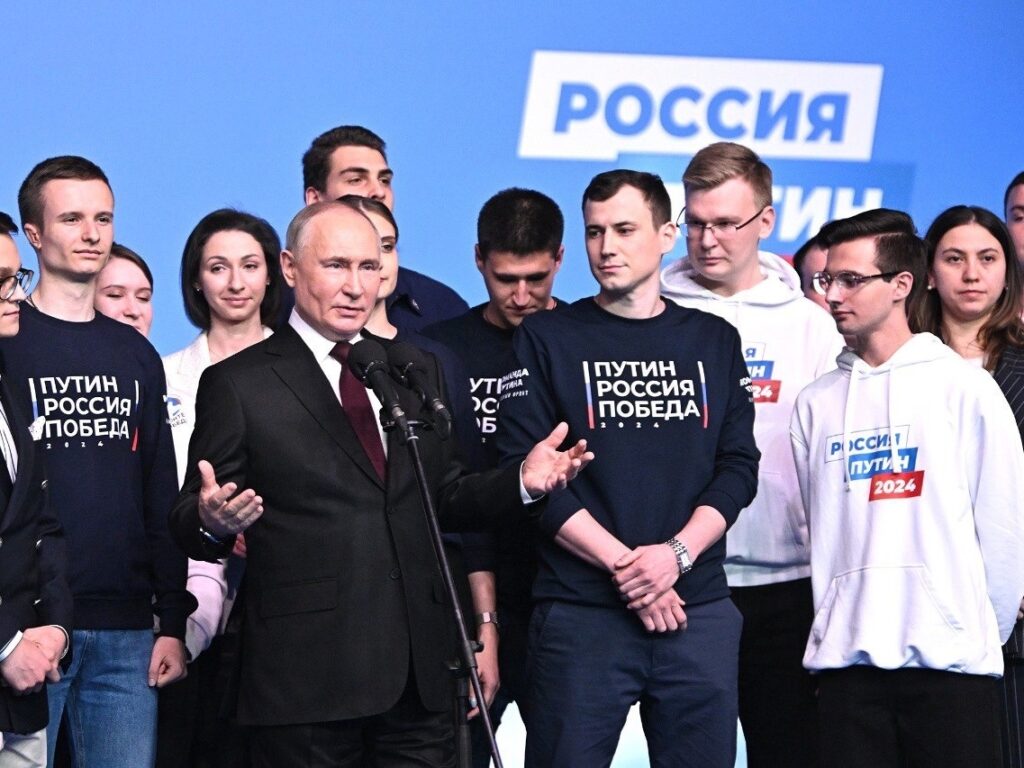 Василий Анохин поздравил Владимира Путина с безоговорочной победой на выборах Президента Российской Федерации