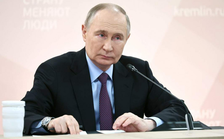 Президент России Владимир Путин поручил АСИ и правительству помочь регионам с мерами по поддержке семей