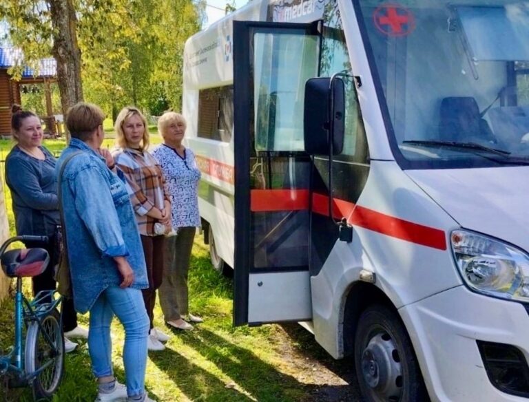 Губернатор Смоленской области Василий Анохин сообщил о передвижных медицинских комплексах