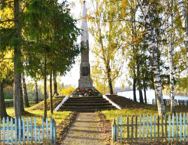 ЕСТЬ ПАМЯТНИК В НАШЕМ СЕЛЕ…