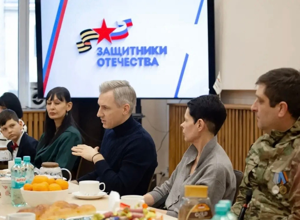В течение всего года встречался с участниками СВО в муниципальных образованиях региона
