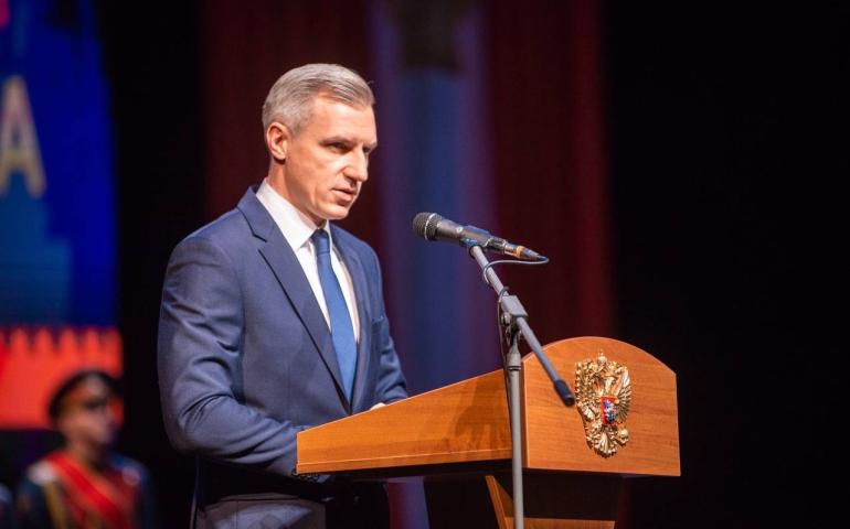 Губернатор Смоленской области Василий Анохин вручил награды активным участникам патриотических мероприятий