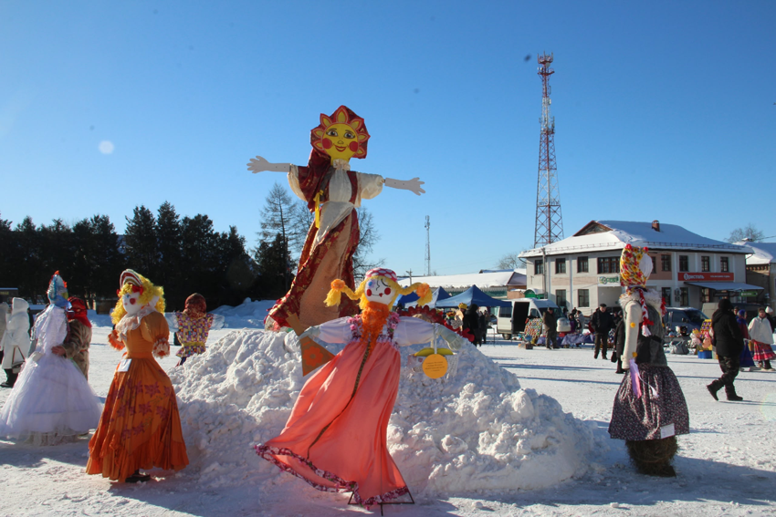 На масленице повеселились,да блинами угостились