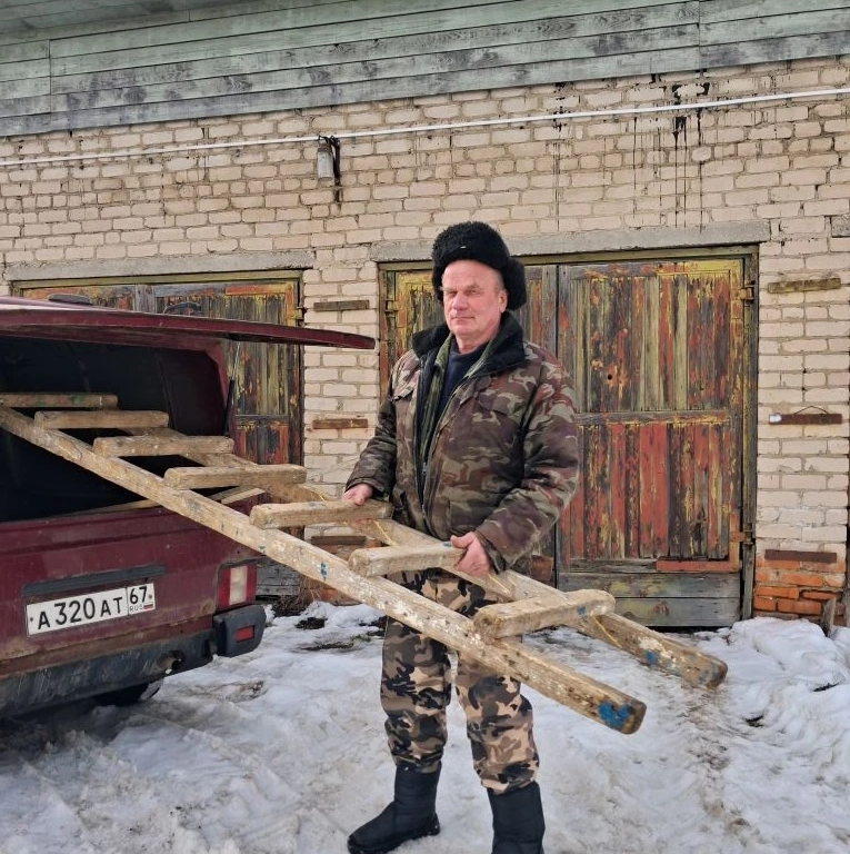 ОТ ТРАКТОРИСТА ДО ПЛОТНИКА