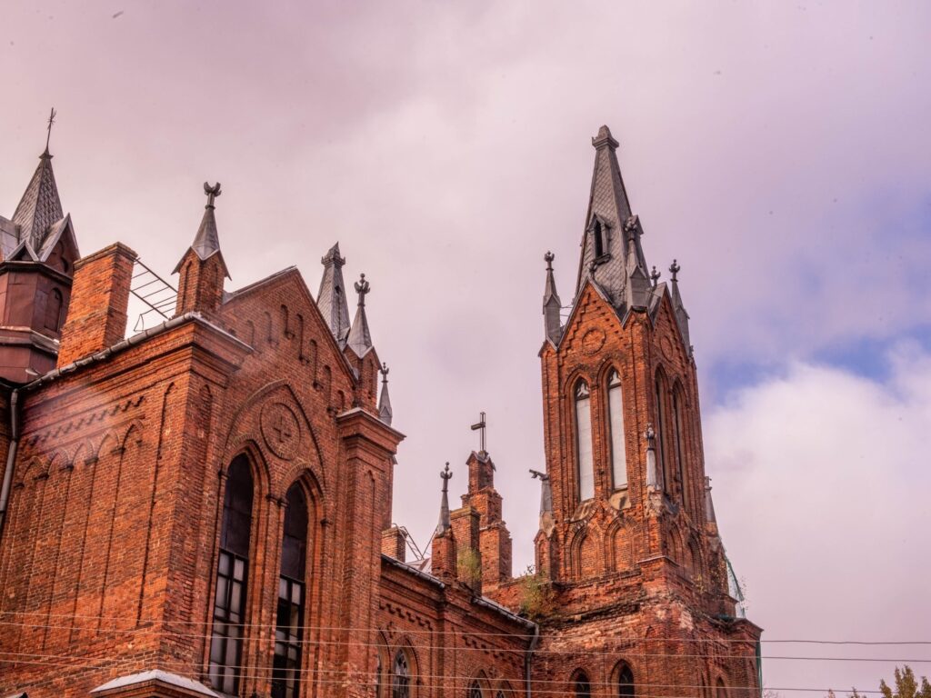 Восстановление костёла в Смоленске ведётся с применением редких материалов