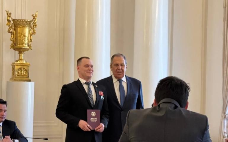 Сергей Лавров вручил дипломы МГИМО ветеранам СВО из Смоленской области