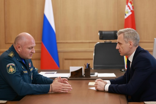 Василий Анохин: Вопросы развития системы гражданской обороны, защиты населения и пожарной безопасности обсудили сегодня в Смоленске с Министром Российской Федерации по делам гражданской обороны, чрезвычайным ситуациям и ликвидации последствий стихийных бедствий Александром Вячеславовичем Куренковым